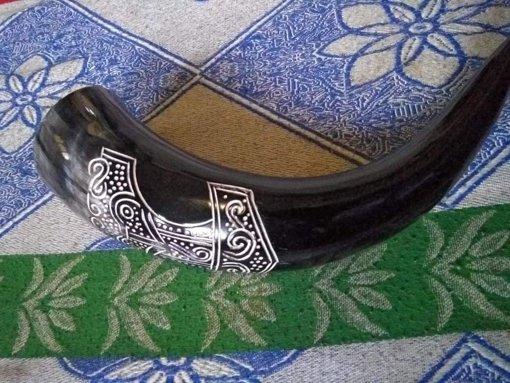 Large Viking Drinking Horn with Stand G991940