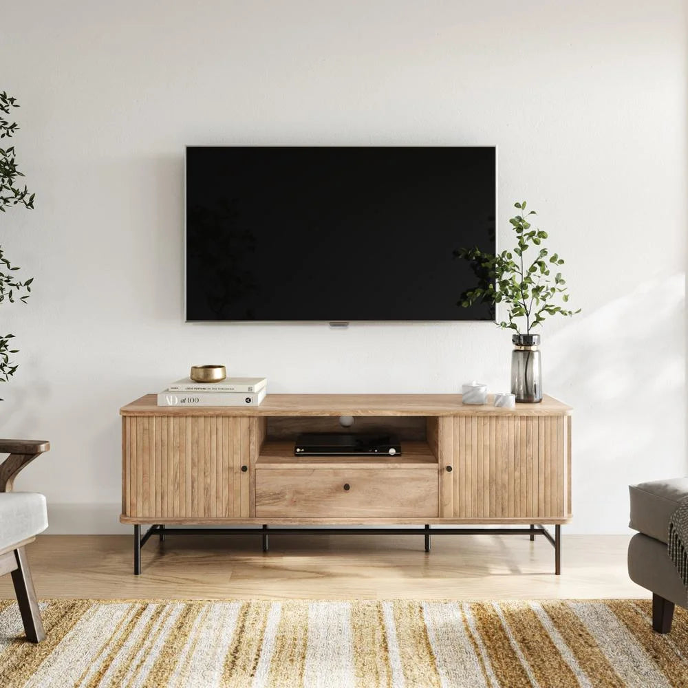 TV Stand / Media Console Q953
