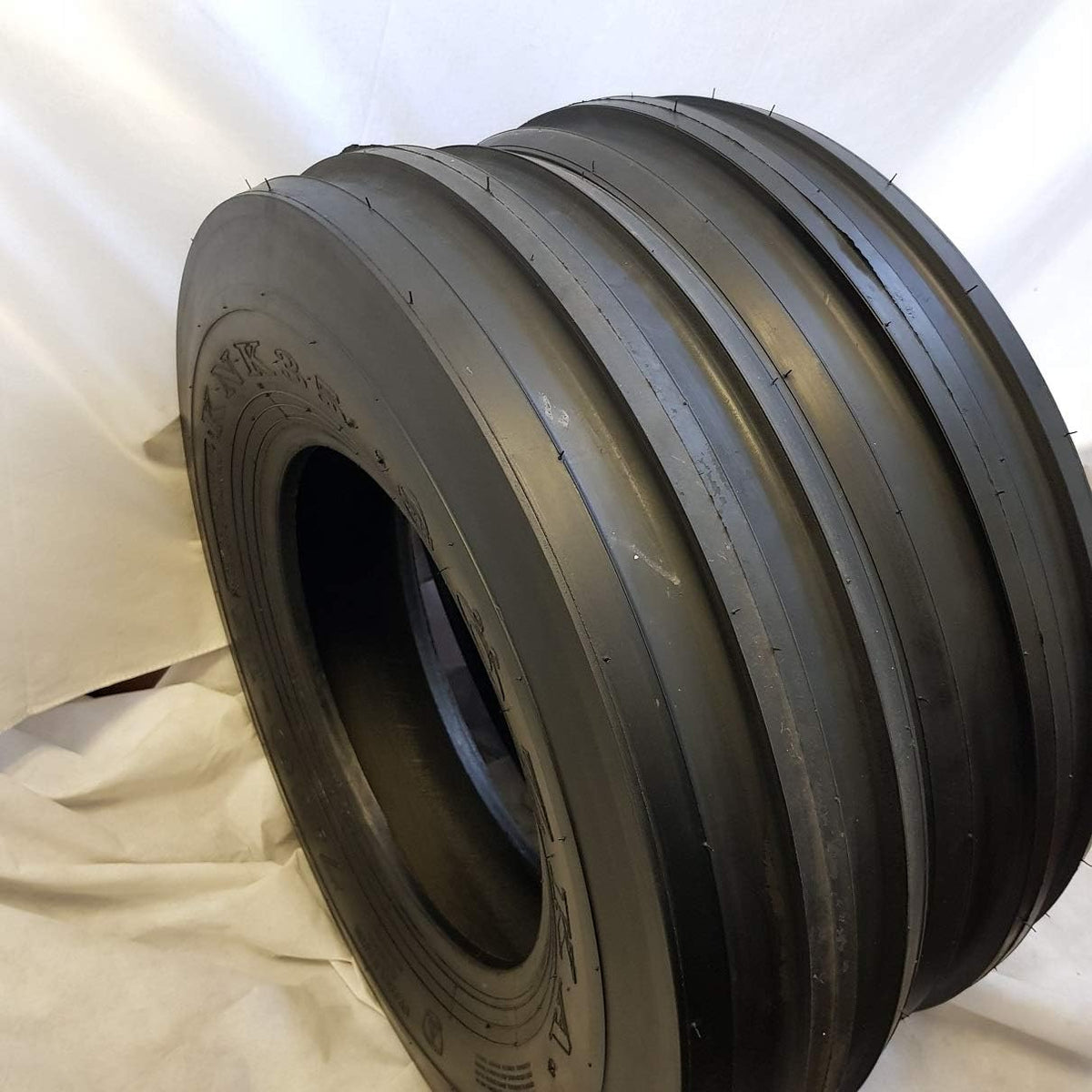 7.50-16 8 Ply Farm Tractor Tires A375885