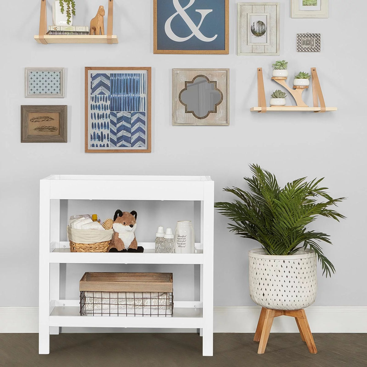2 Shelf Changing Table L485529