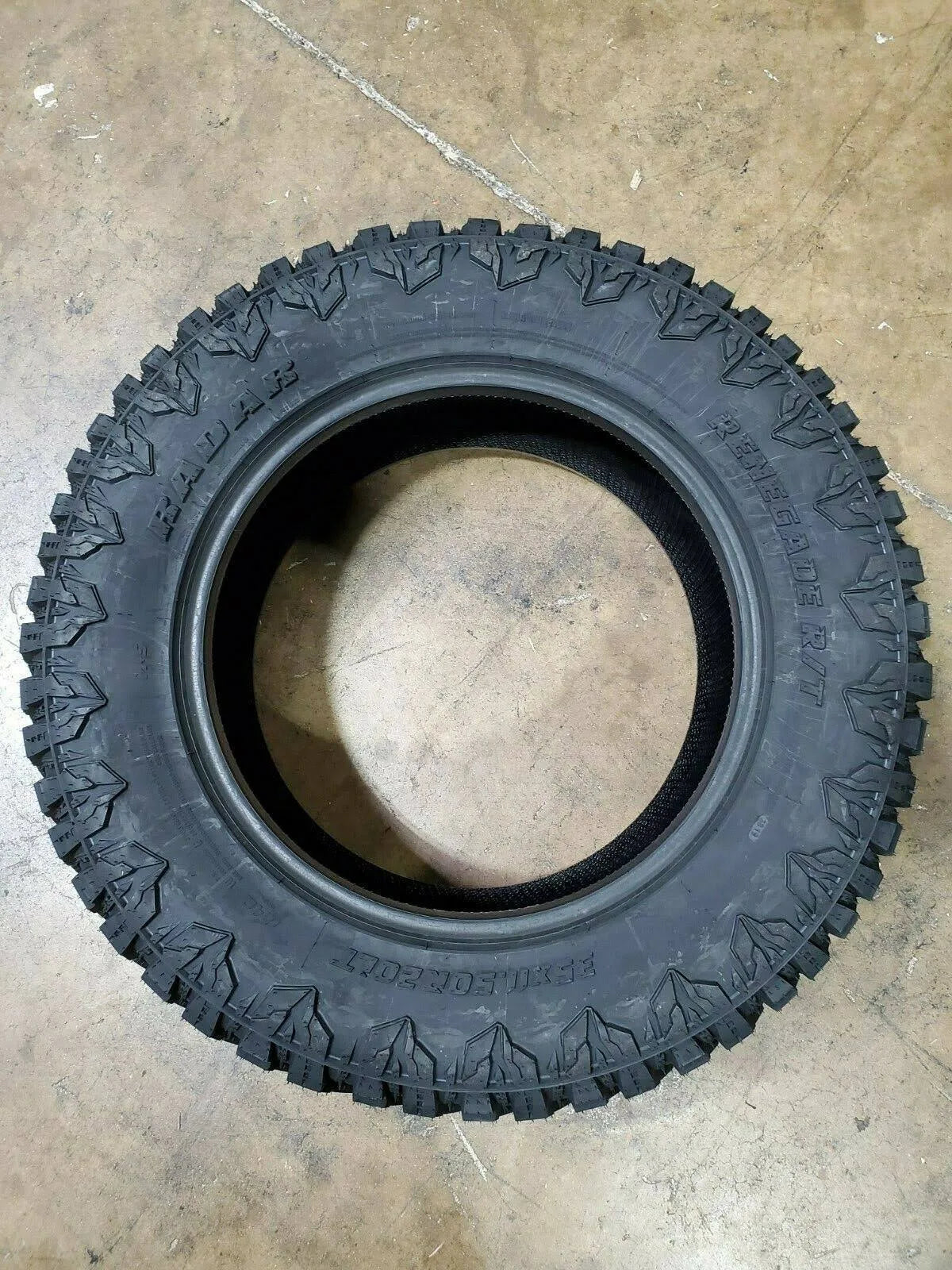 35x11.50R20LT 10PLY 124Q Load E Tire R720981